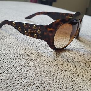 Gucci studded tortoise sunglasses. GG3037/S 60/15